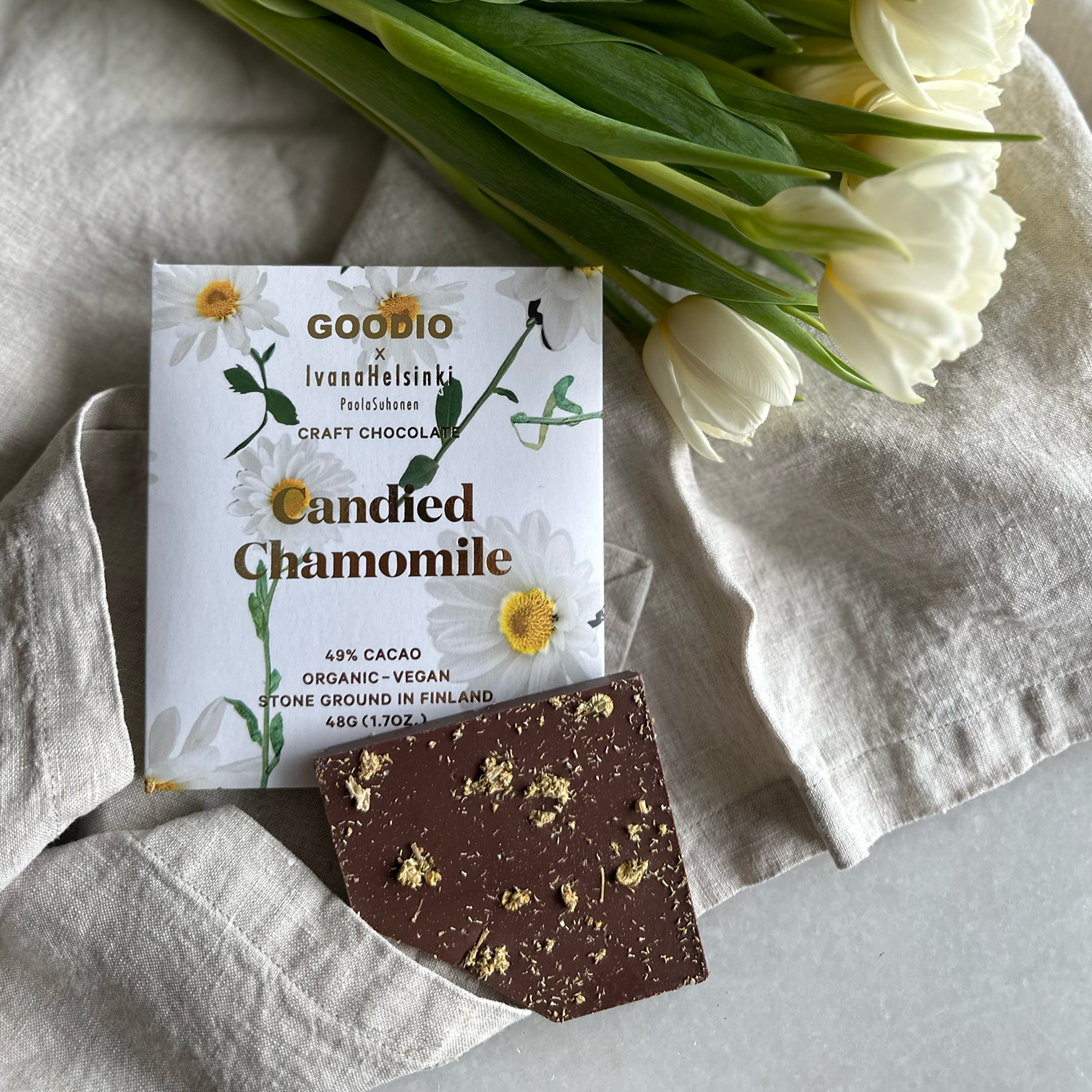 Goodio vegan design gift chocolate Candied Chamomile